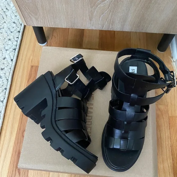 New Steve Madden Cosmic Black Lug Platform Sandal size 6 - Picture 10 of 15